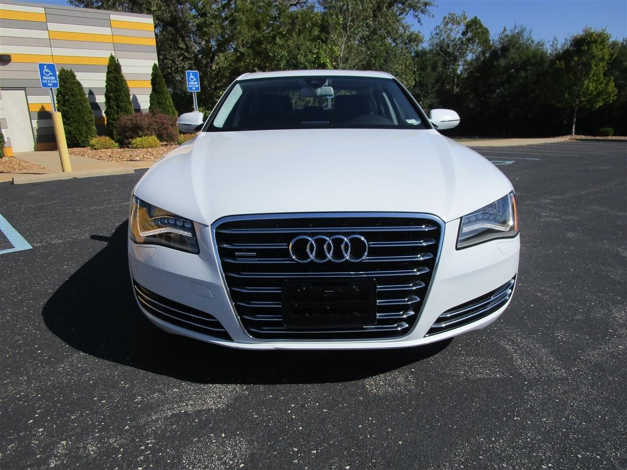 Audi A8 4.0T Sedan quattro Tiptronic 2014