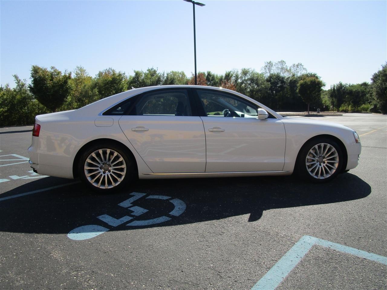 Audi A8 4.0T Sedan quattro Tiptronic 2014
