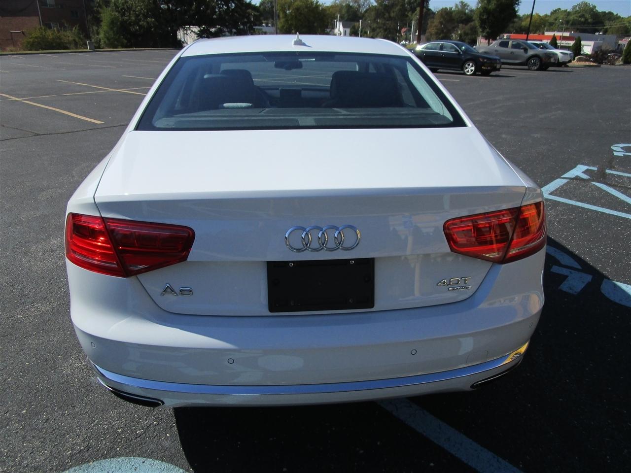 Audi A8 4.0T Sedan quattro Tiptronic 2014