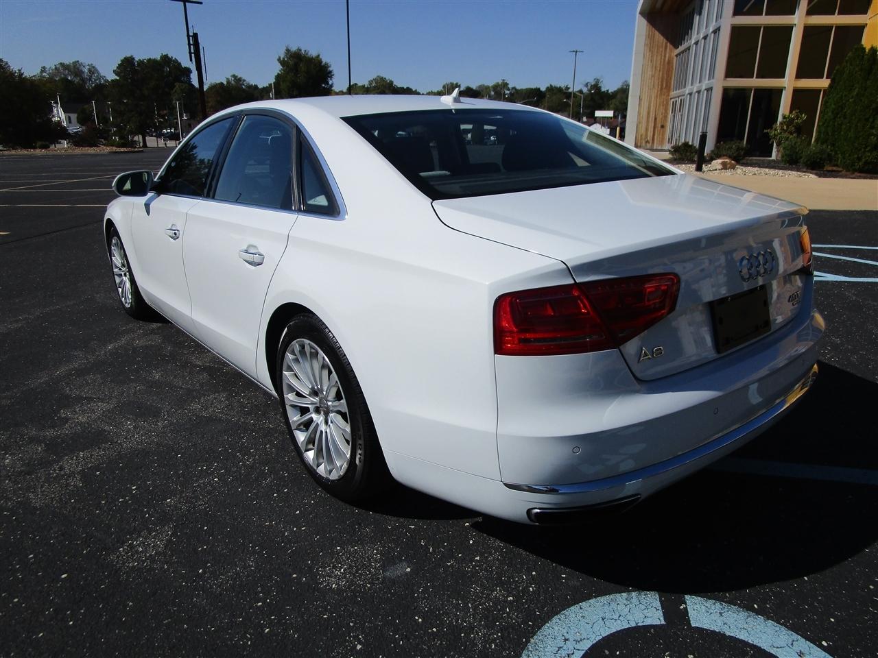 Audi A8 4.0T Sedan quattro Tiptronic 2014