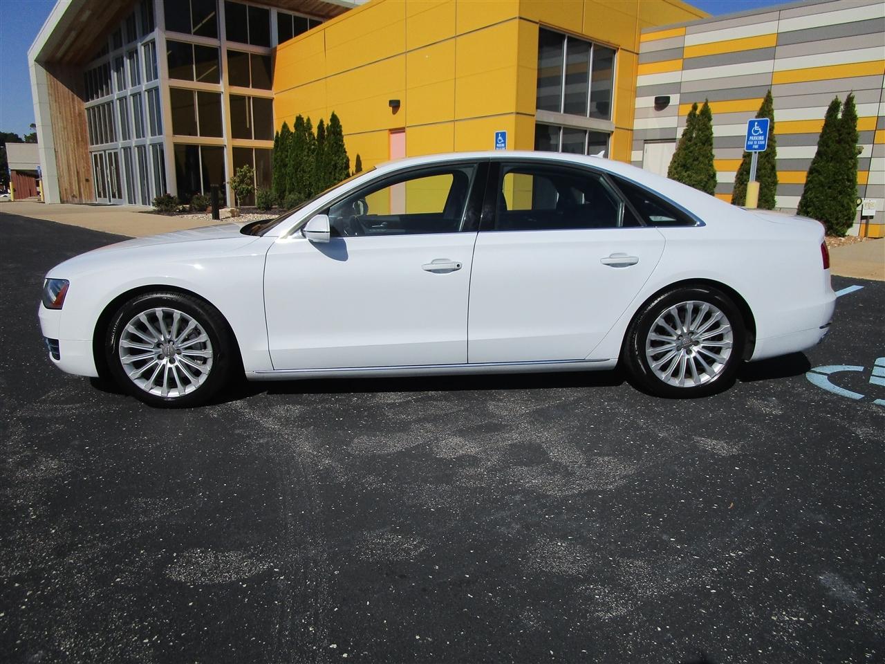 Audi A8 4.0T Sedan quattro Tiptronic 2014