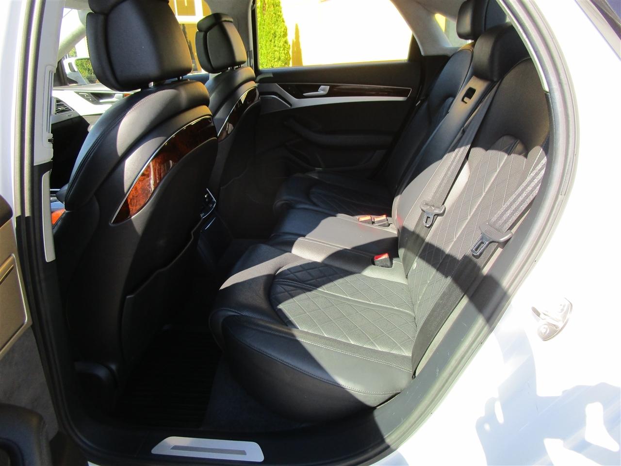 Audi A8 4.0T Sedan quattro Tiptronic 2014