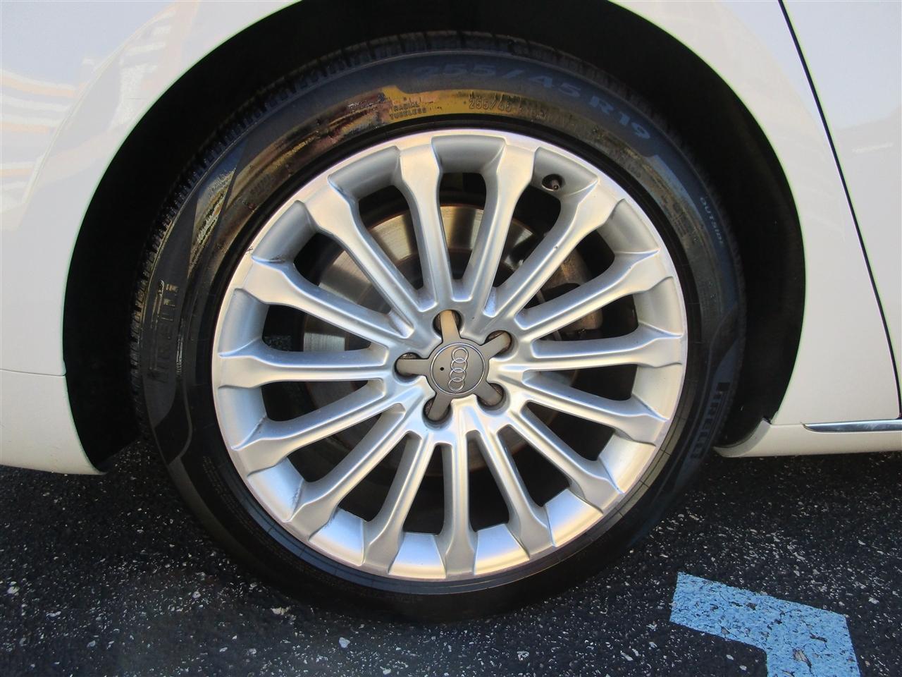 Audi A8 4.0T Sedan quattro Tiptronic 2014