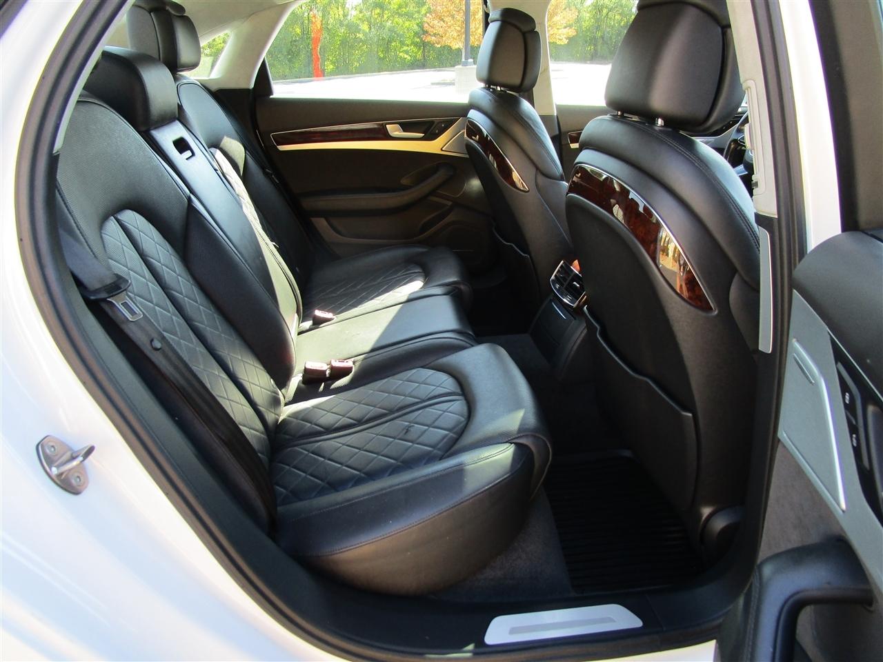 Audi A8 4.0T Sedan quattro Tiptronic 2014