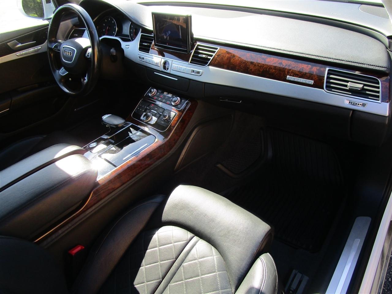 Audi A8 4.0T Sedan quattro Tiptronic 2014