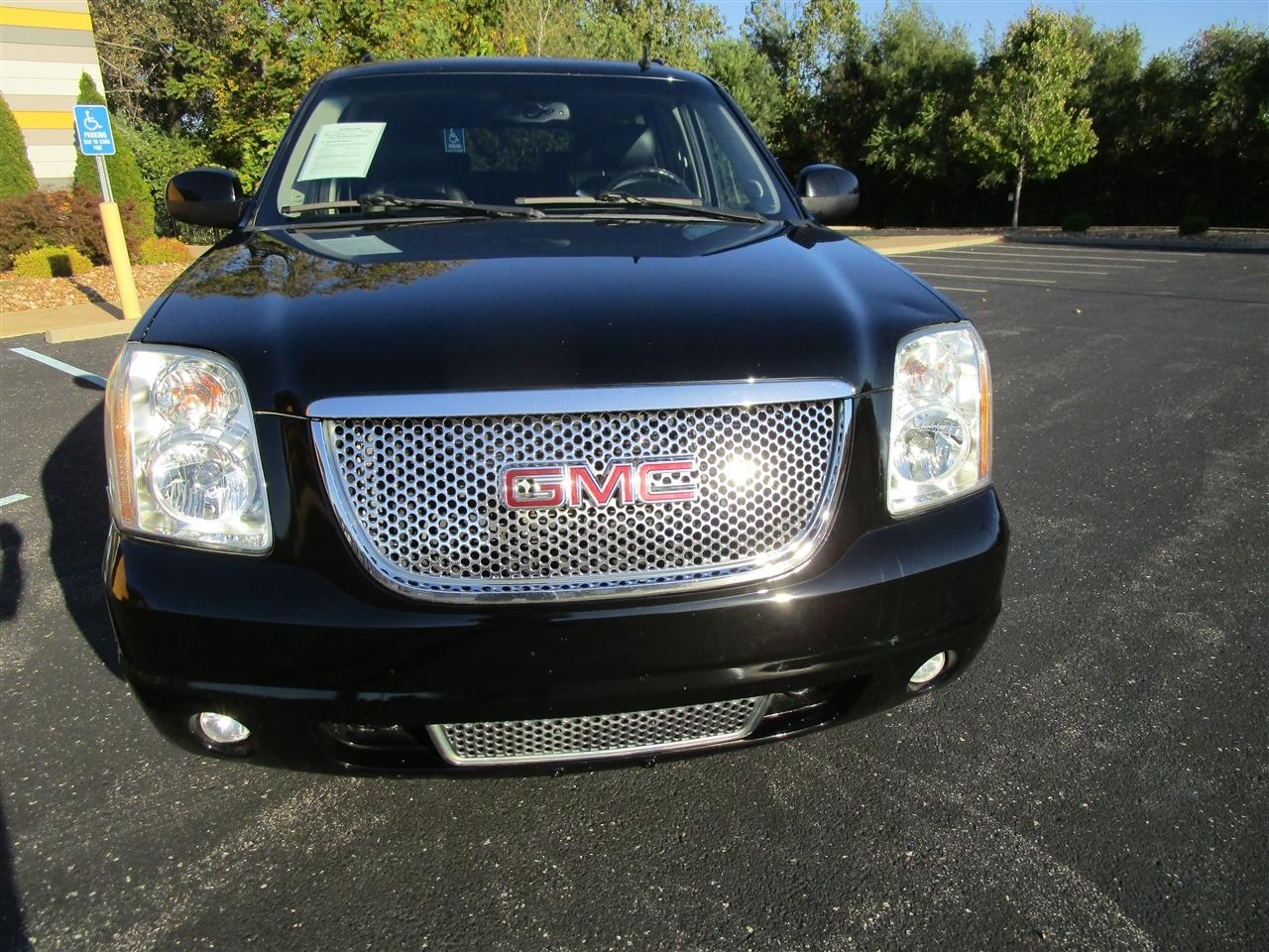 GMC Yukon Denali XL 4WD 2013