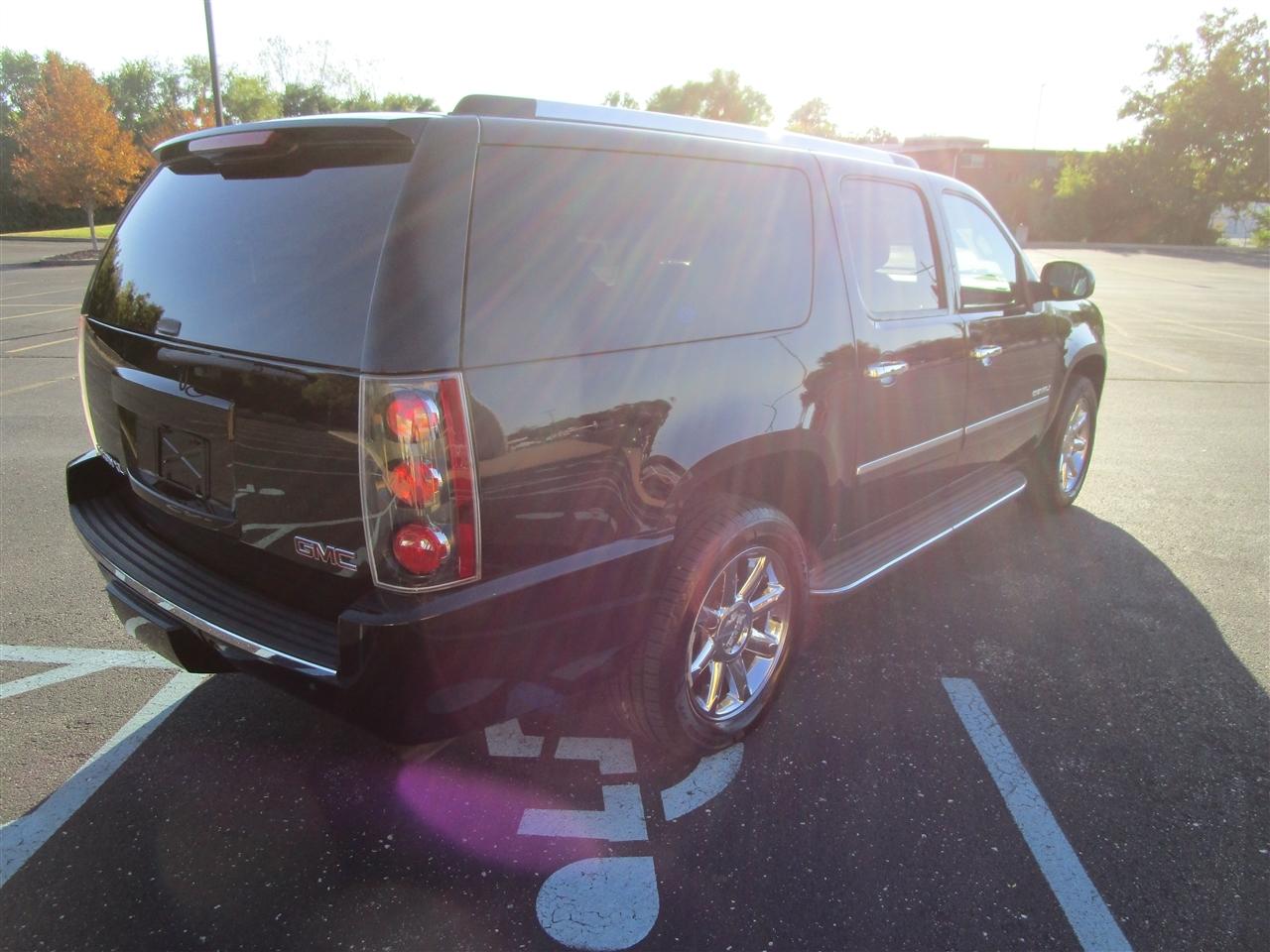 GMC Yukon Denali XL 4WD 2013