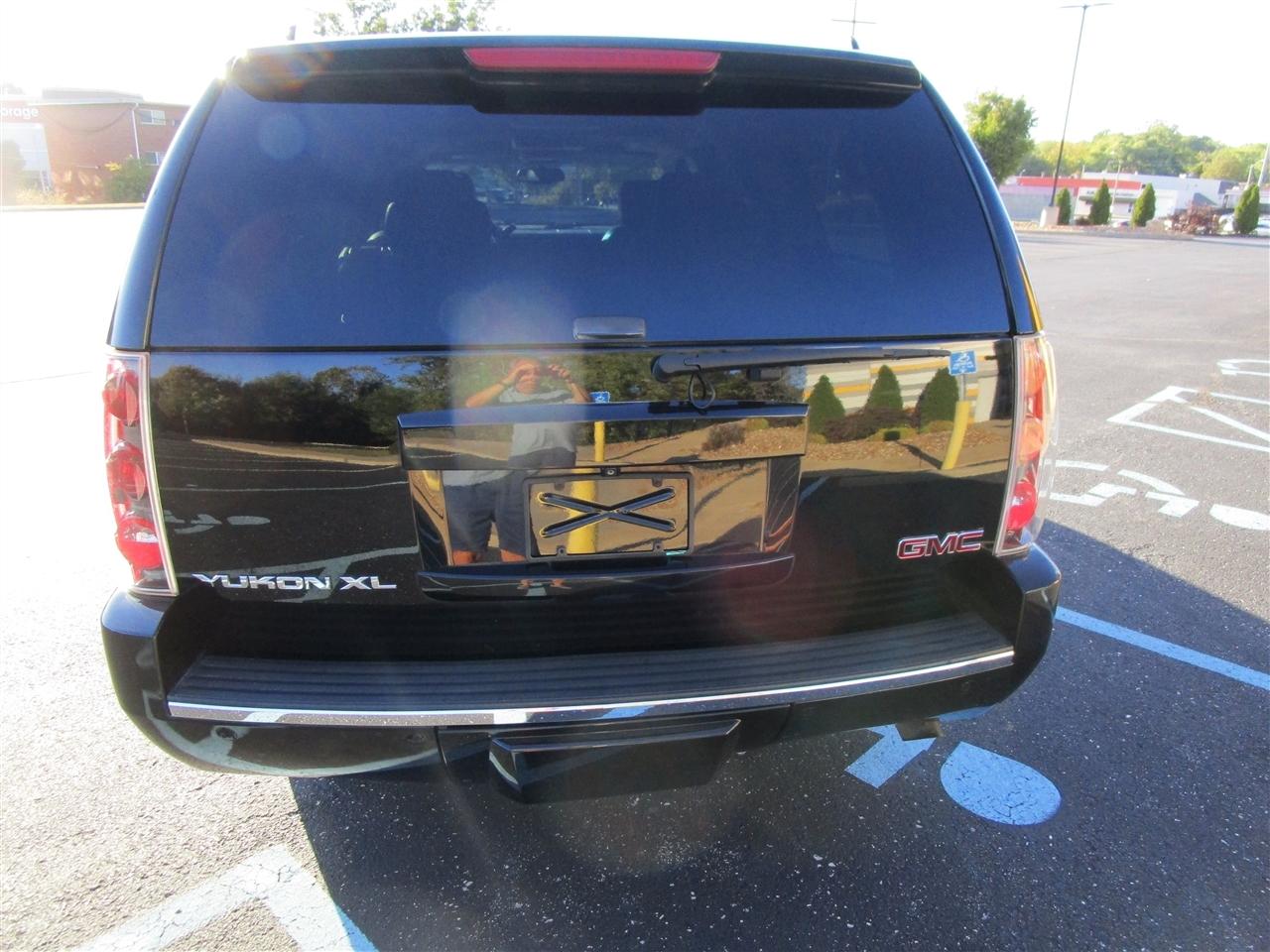 GMC Yukon Denali XL 4WD 2013