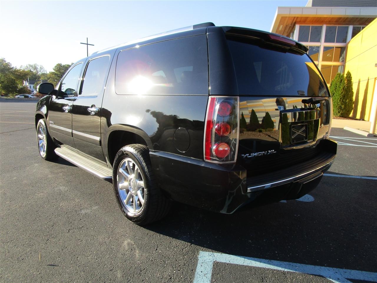 GMC Yukon Denali XL 4WD 2013