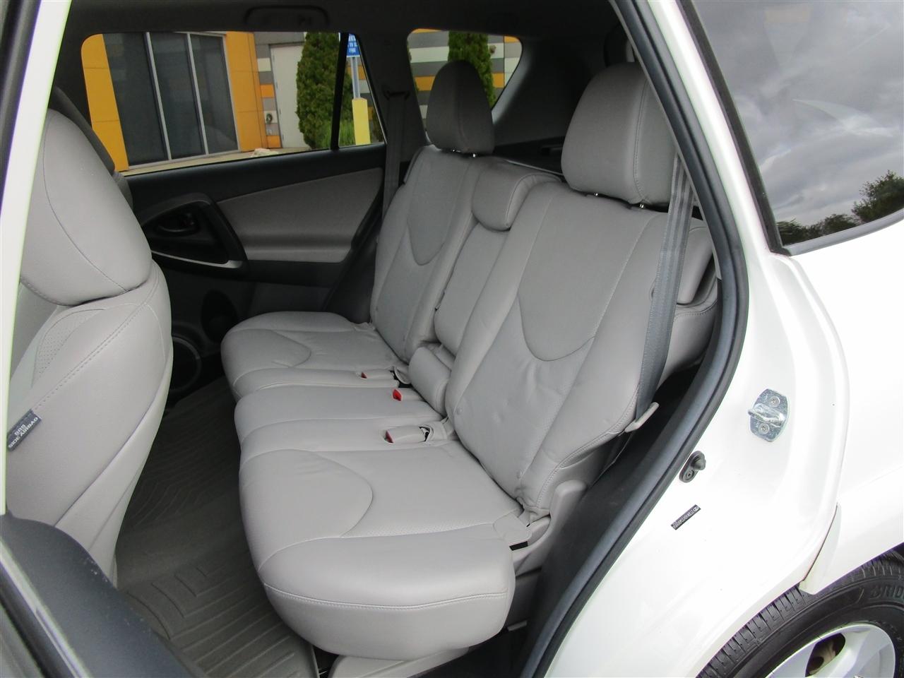 Toyota RAV4 Limited V6 4WD 2012