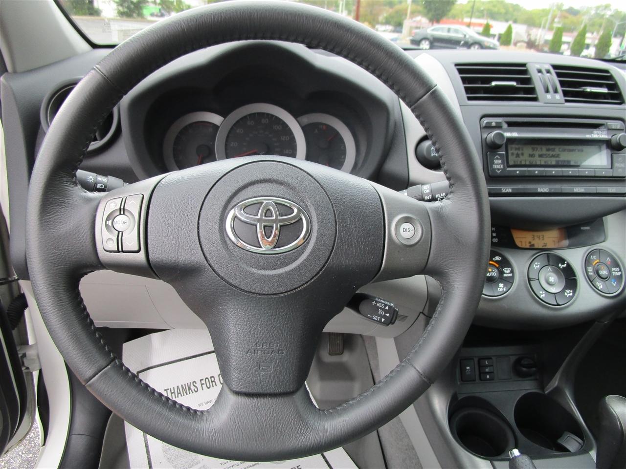 Toyota RAV4 Limited V6 4WD 2012