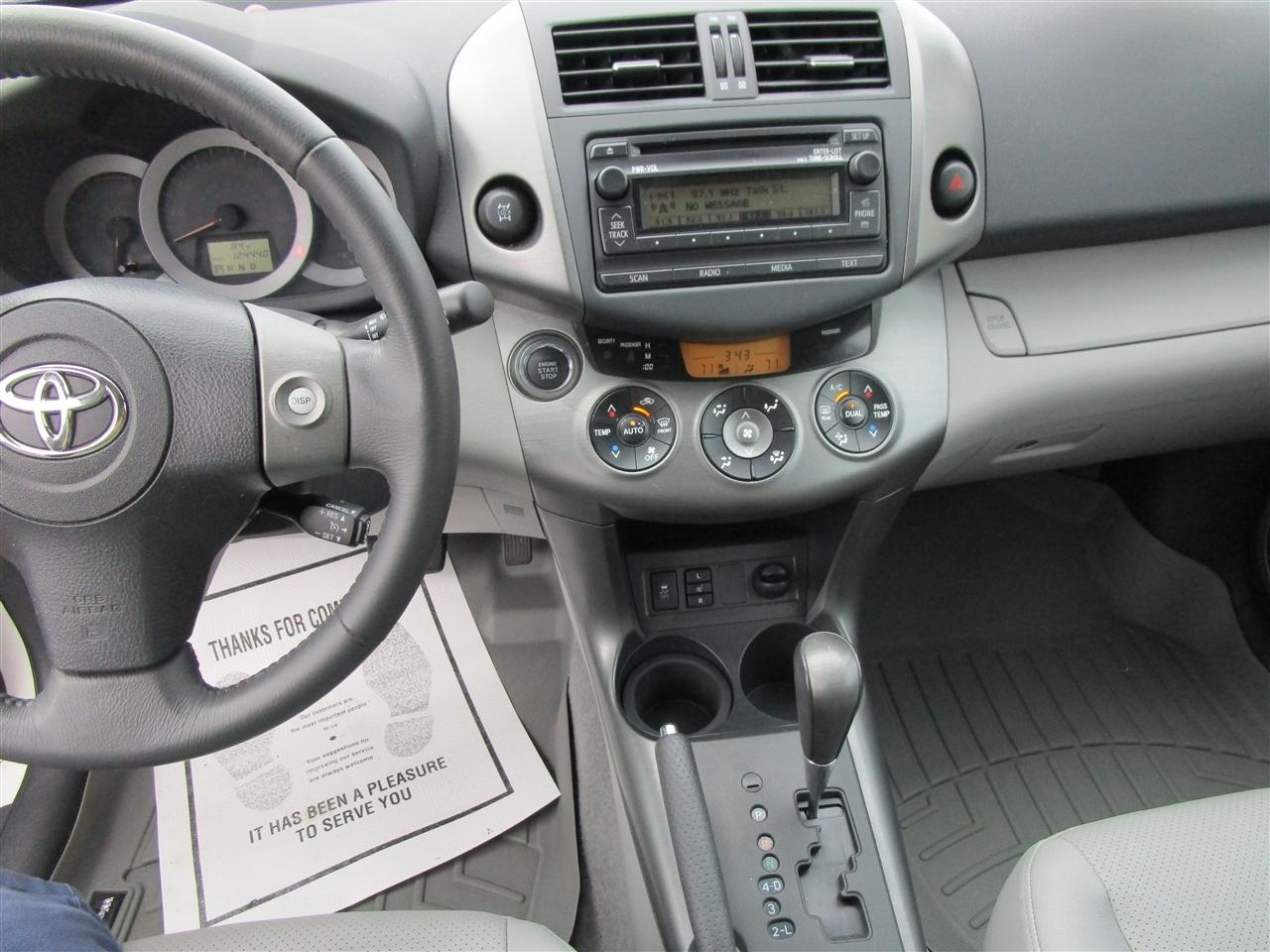 Toyota RAV4 Limited V6 4WD 2012