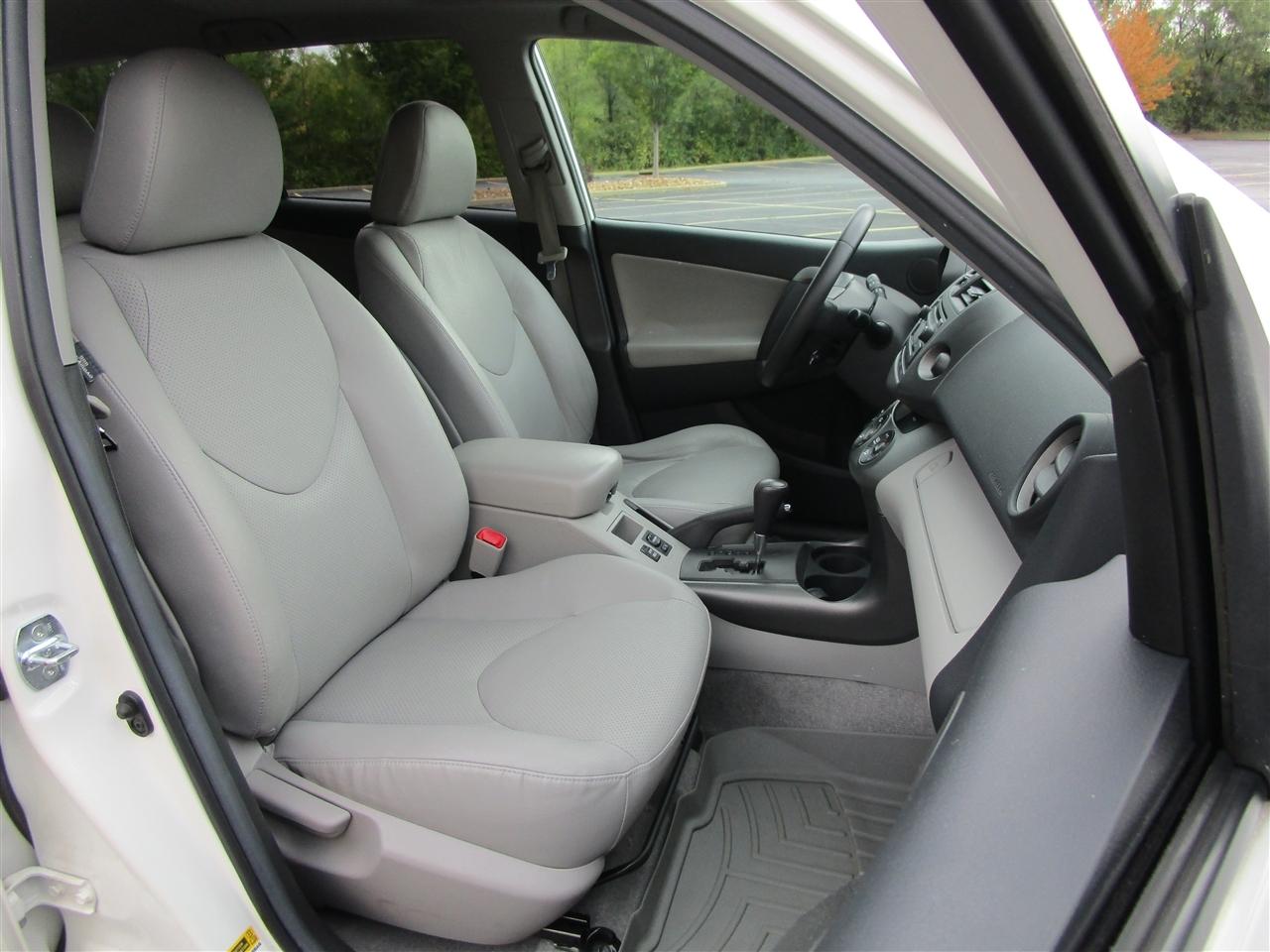 Toyota RAV4 Limited V6 4WD 2012