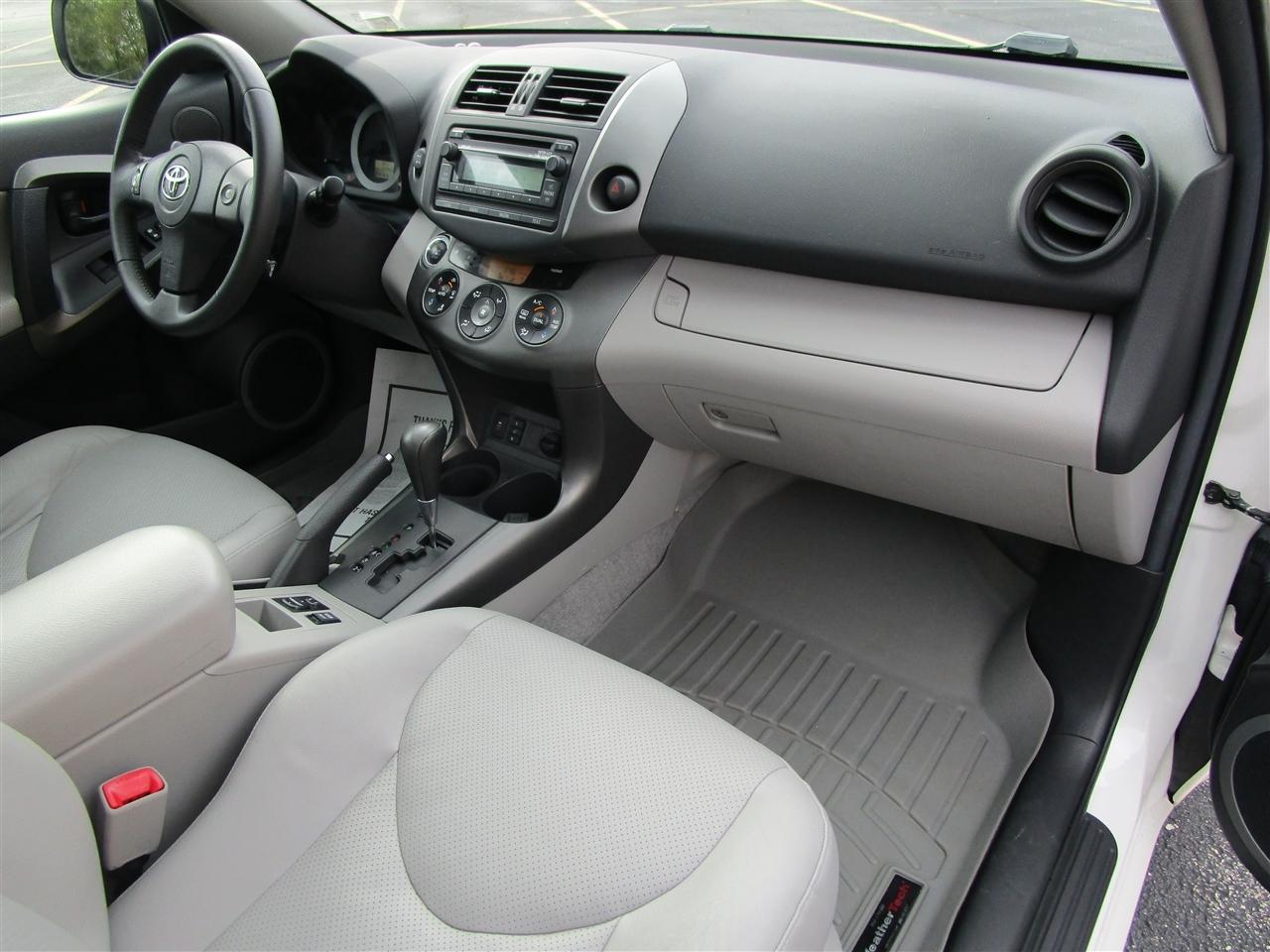 Toyota RAV4 Limited V6 4WD 2012