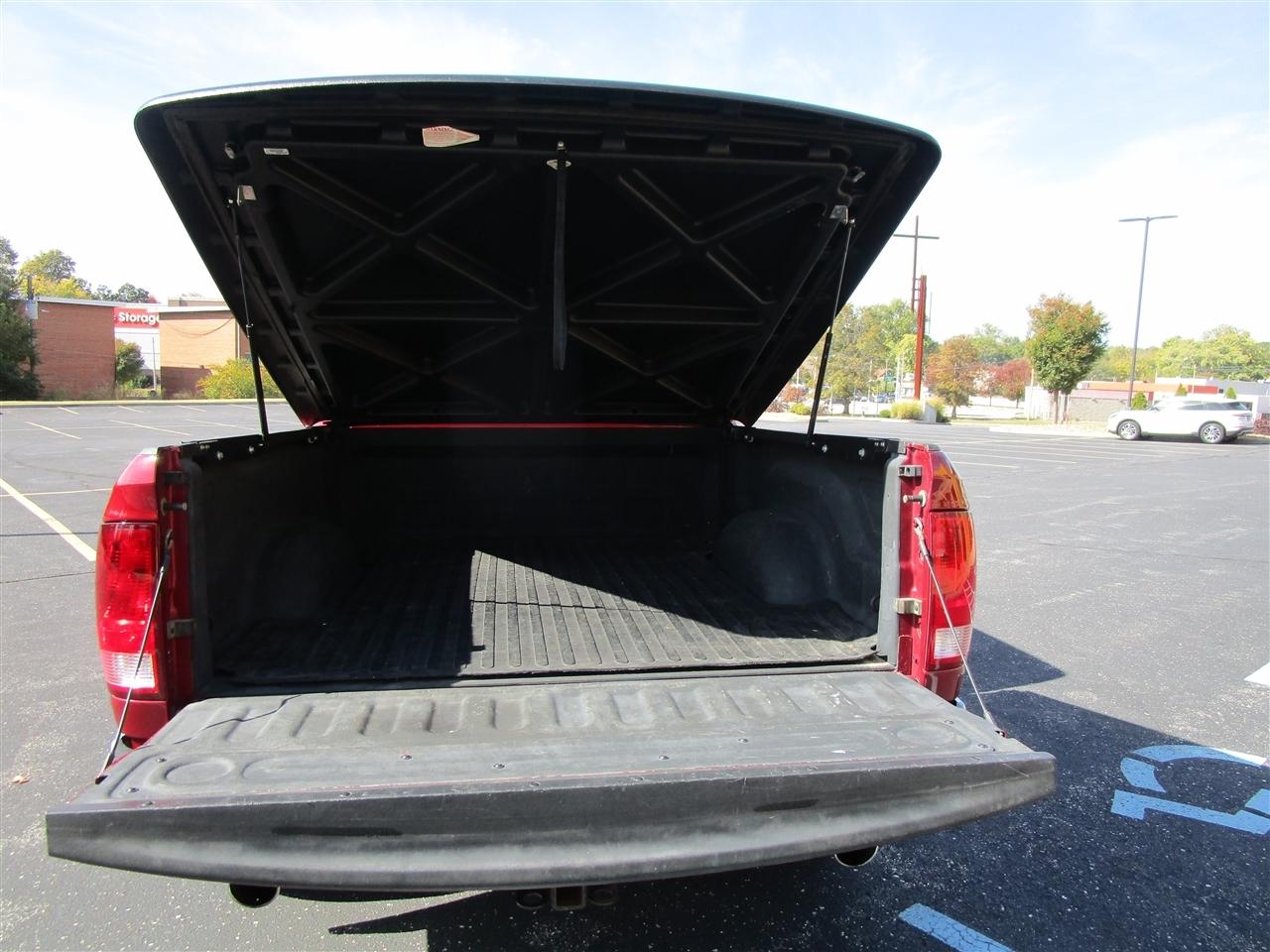RAM 1500 SLT Quad Cab 4WD 2014
