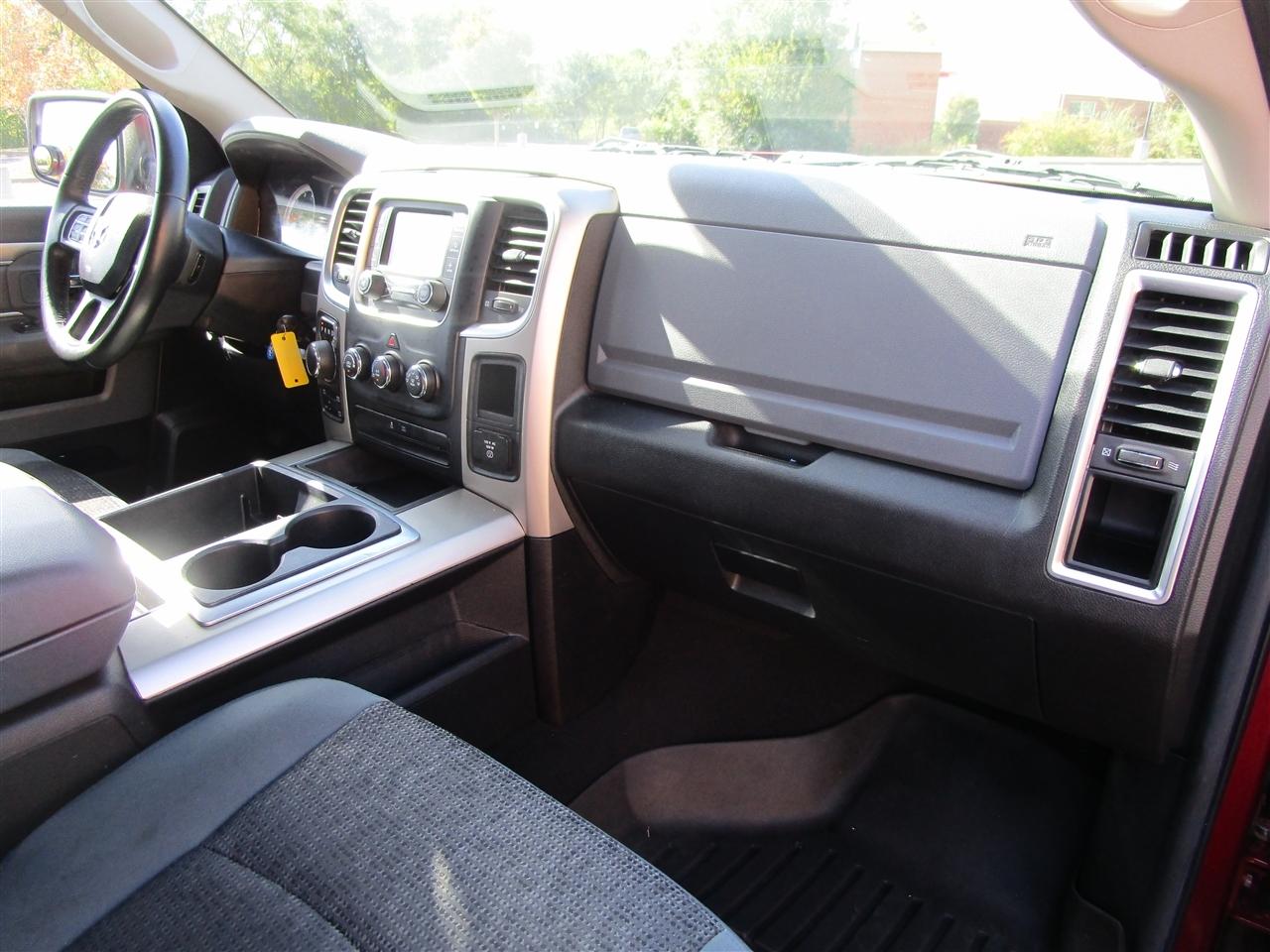 RAM 1500 SLT Quad Cab 4WD 2014