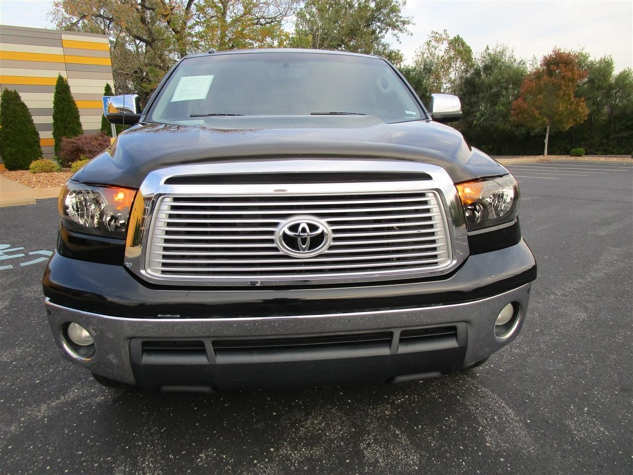 Toyota Tundra Limited 5.7L CrewMax 4WD 2012