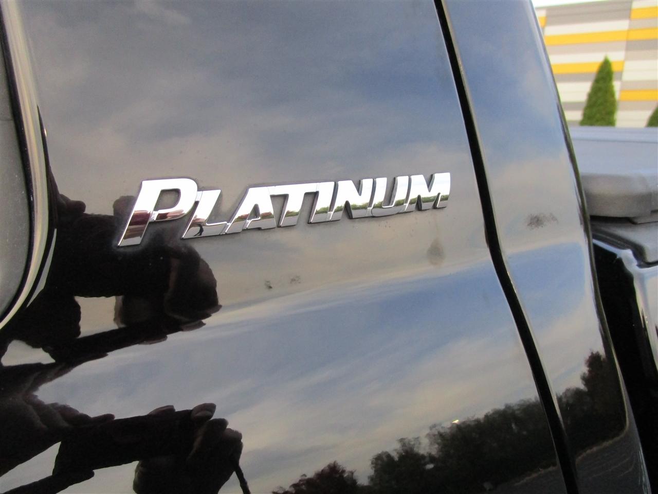 Toyota Tundra Limited 5.7L CrewMax 4WD 2012