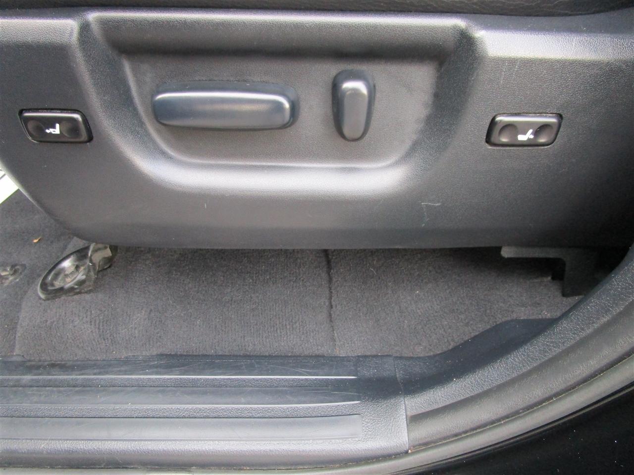 Toyota Tundra Limited 5.7L CrewMax 4WD 2012