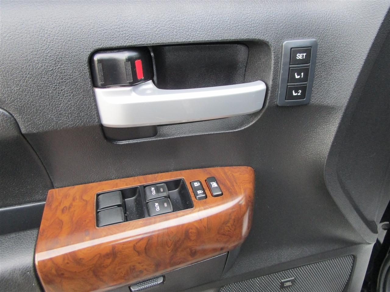 Toyota Tundra Limited 5.7L CrewMax 4WD 2012
