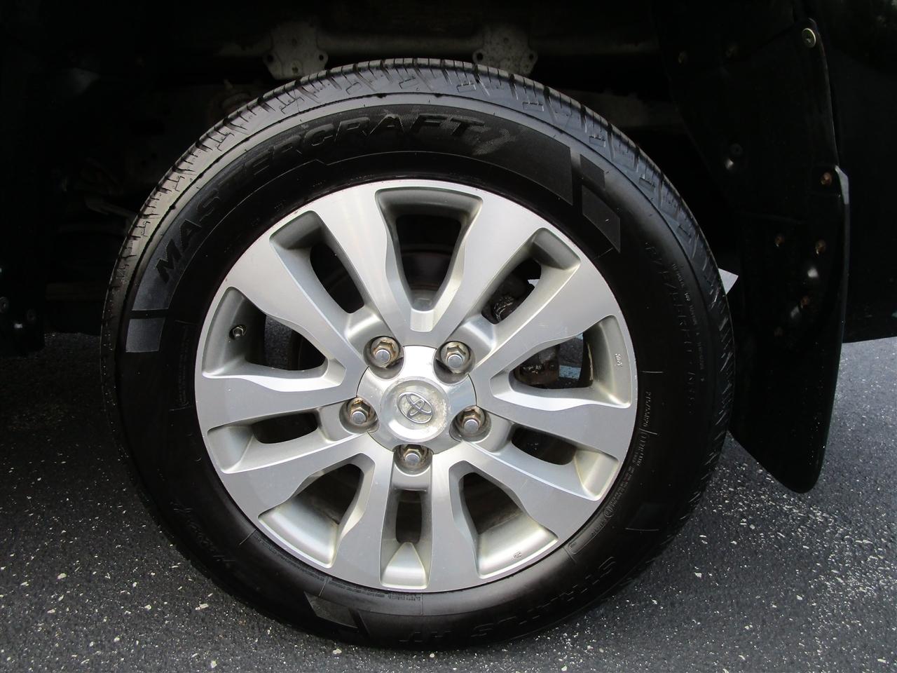 Toyota Tundra Limited 5.7L CrewMax 4WD 2012