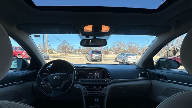 Hyundai Elantra Limited 4D Sedan 2017