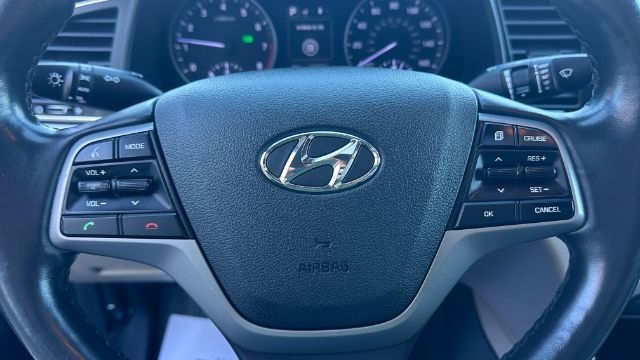 Hyundai Elantra Limited 4D Sedan 2017