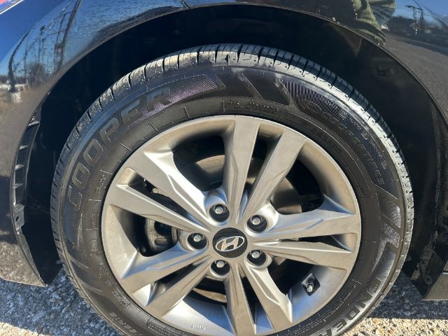 Hyundai Elantra Limited 4D Sedan 2017