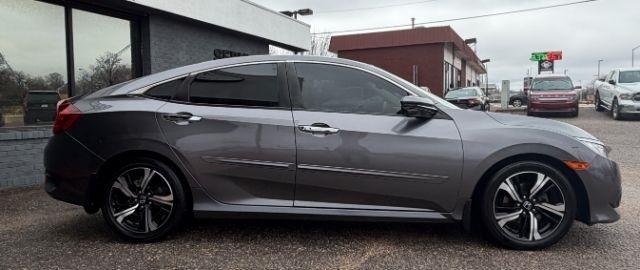 Honda Civic Touring Sedan CVT 2018