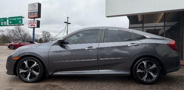 Honda Civic Touring Sedan CVT 2018