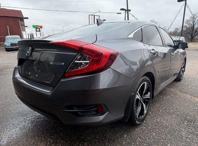 Honda Civic Touring Sedan CVT 2018