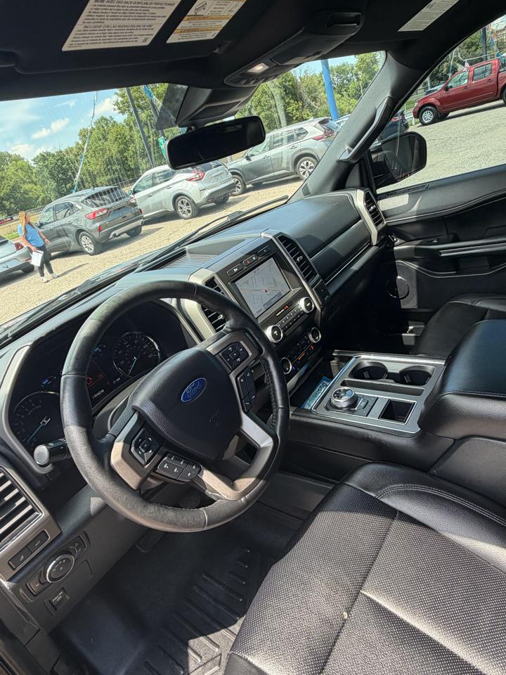 Ford Expedition XLT 2020