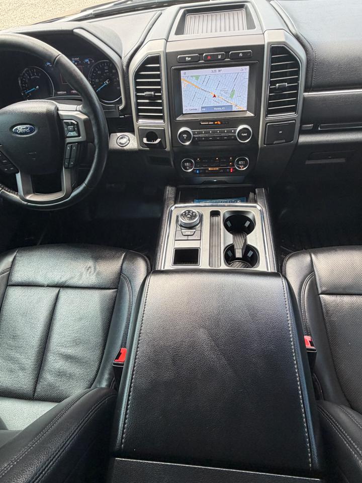Ford Expedition XLT 2020