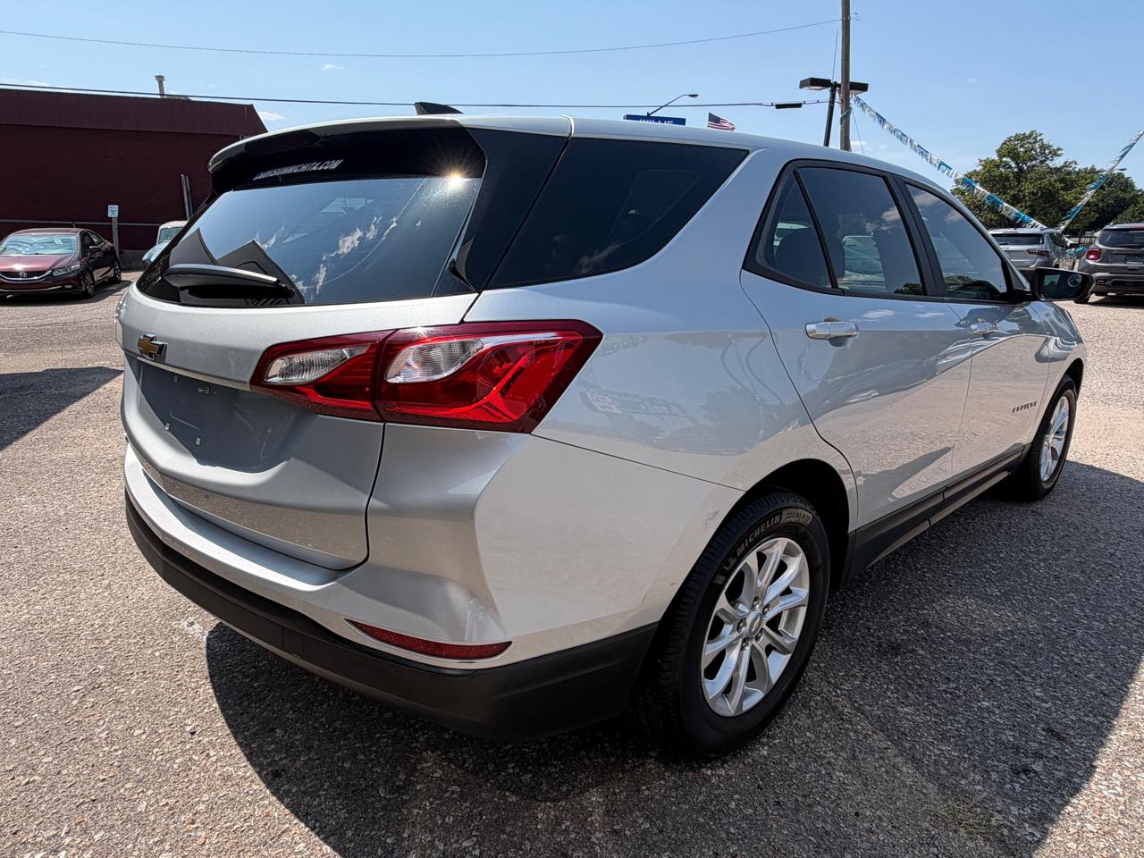 2020 Chevrolet Equinox LS - Photo 8