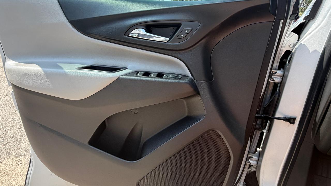 2020 Chevrolet Equinox LS - Photo 16