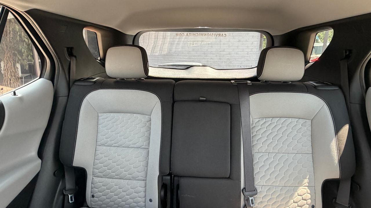 2020 Chevrolet Equinox LS - Photo 17