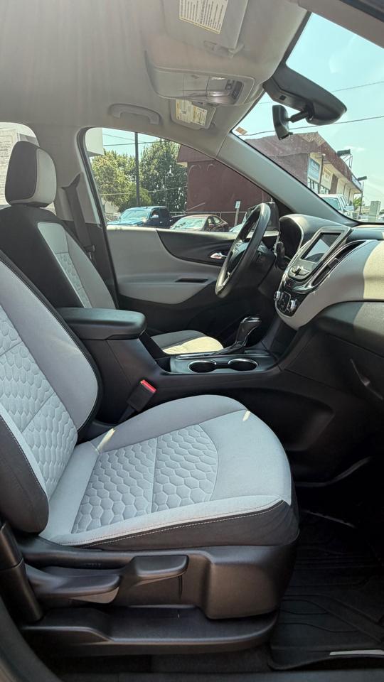 2020 Chevrolet Equinox LS - Photo 18