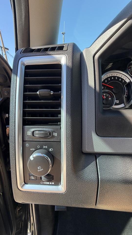 RAM 1500 SLT Crew Cab SWB 2WD 2018