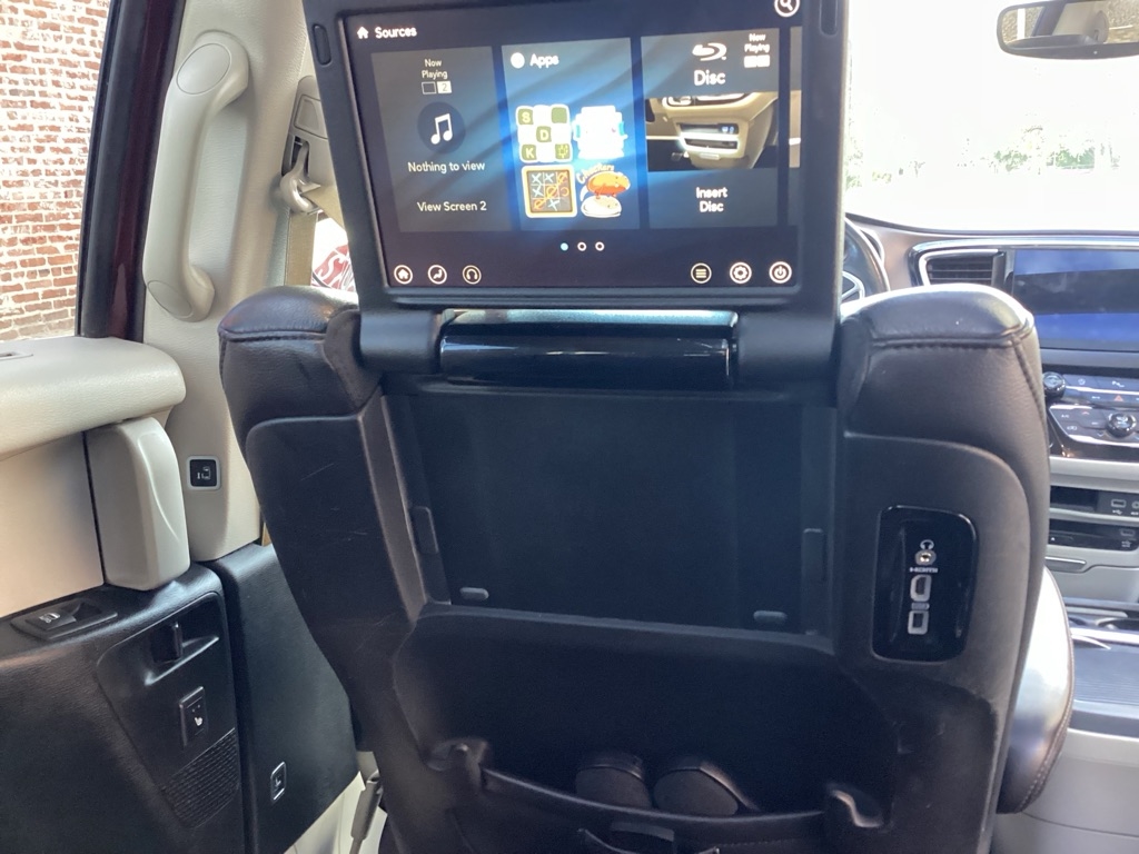 Chrysler Pacifica Touring-L Plus 2018 Chrysler Pacifica Touring-L Plus 2018
