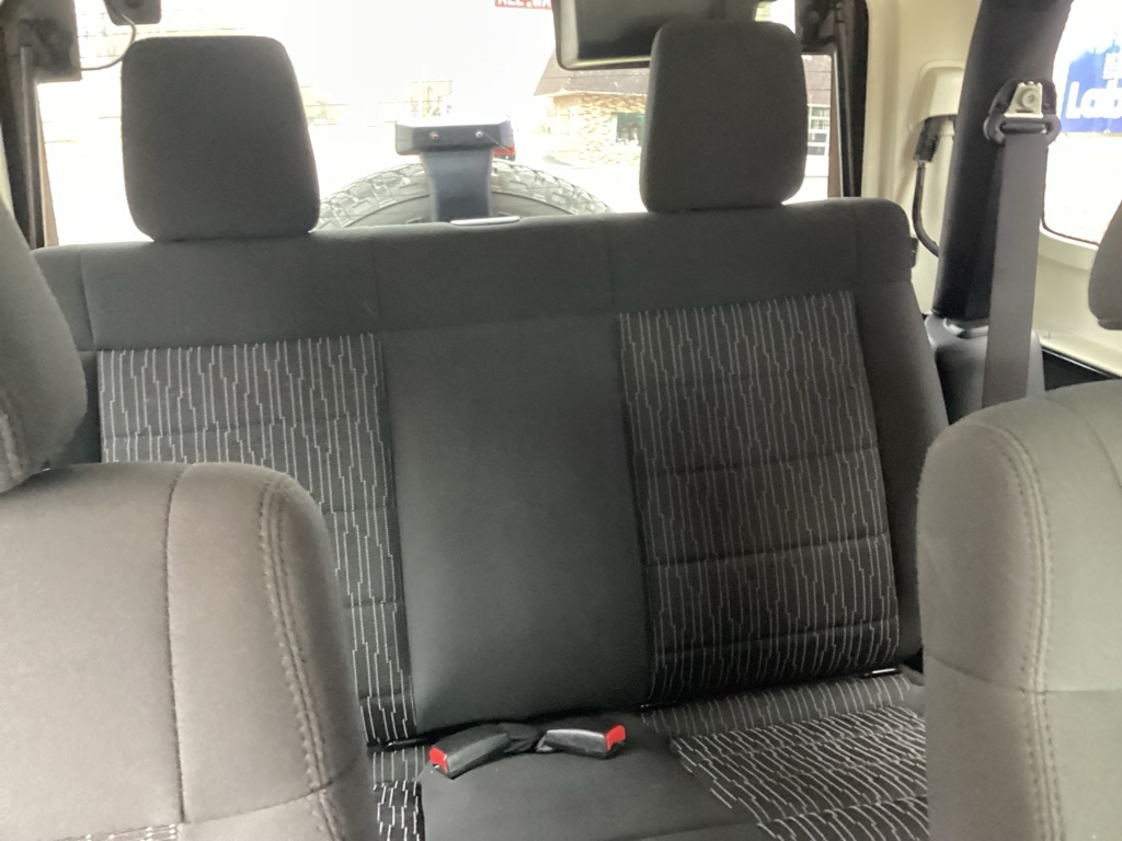 Jeep Wrangler Sahara 4WD 2012