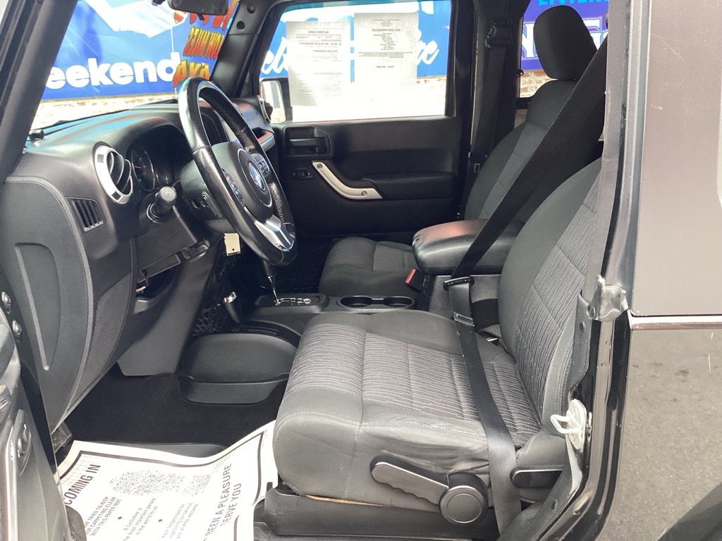 Jeep Wrangler Sahara 4WD 2012