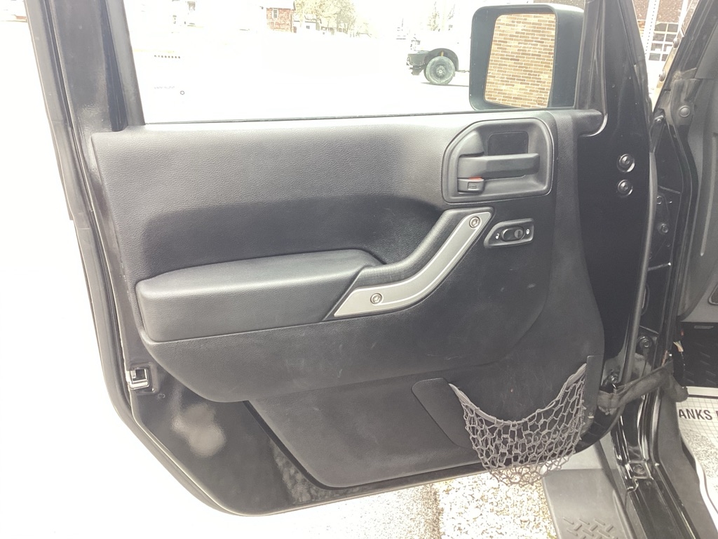 Jeep Wrangler Sahara 4WD 2012