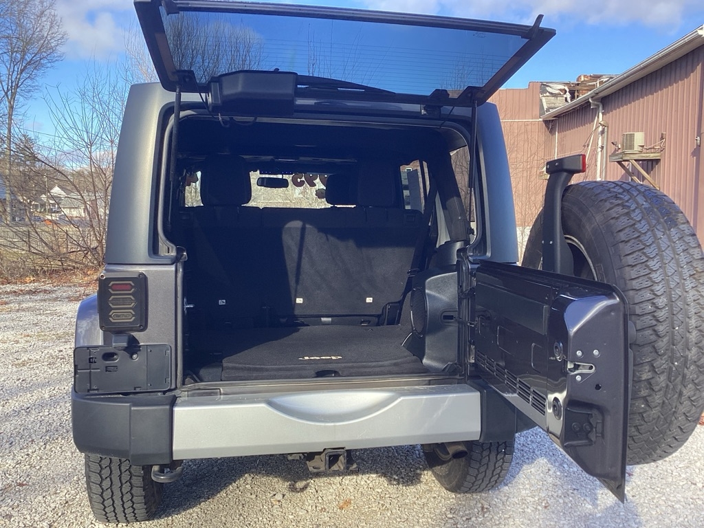 Jeep Wrangler Unlimited Sahara 4WD 2014