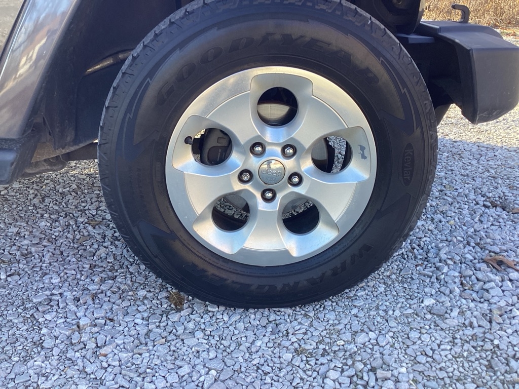 Jeep Wrangler Unlimited Sahara 4WD 2014