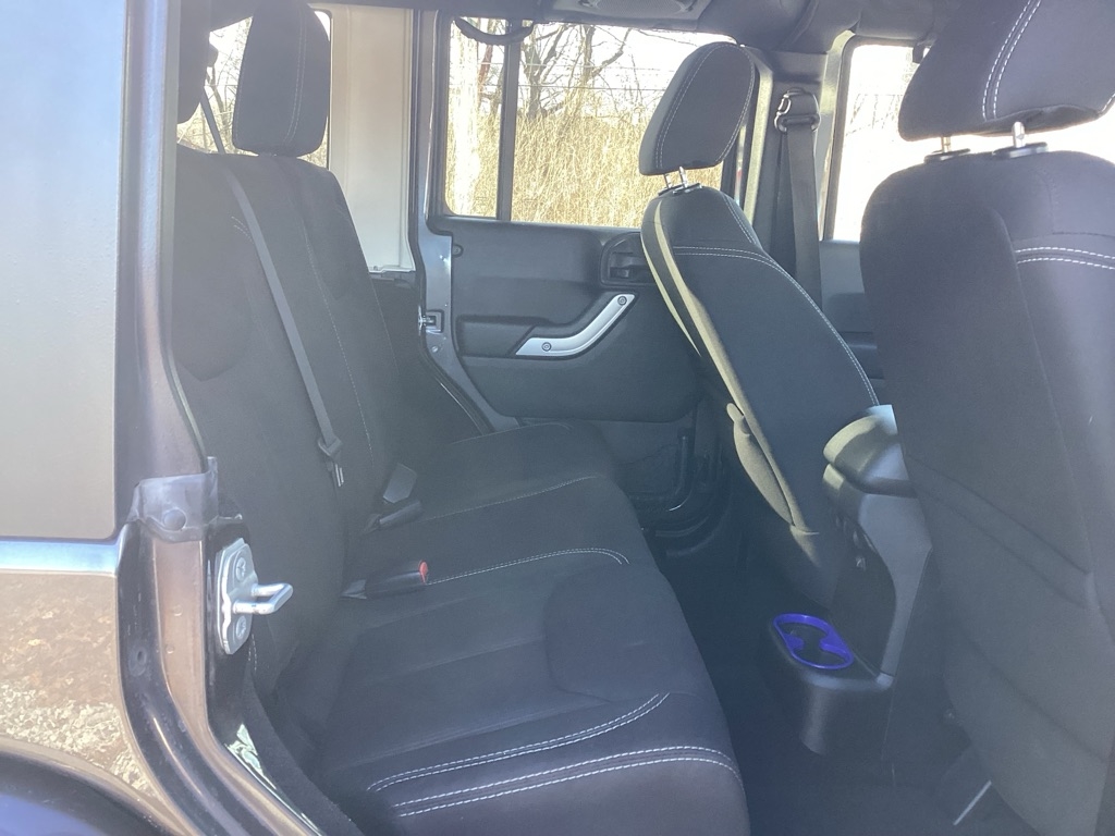 Jeep Wrangler Unlimited Sahara 4WD 2014