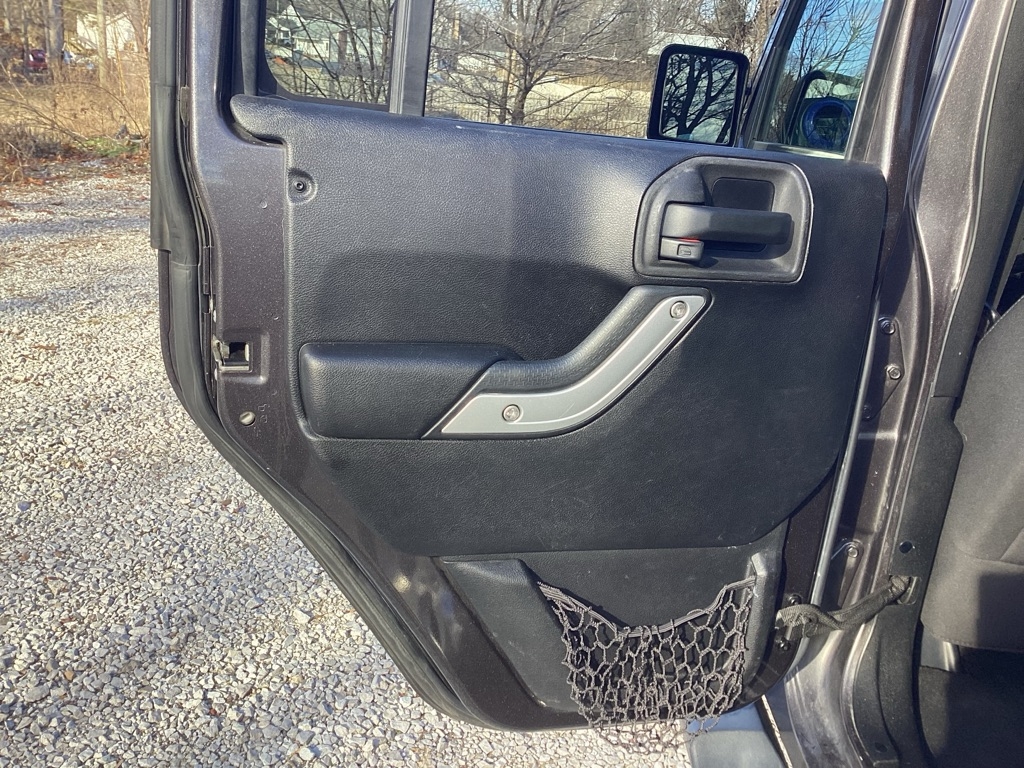 Jeep Wrangler Unlimited Sahara 4WD 2014