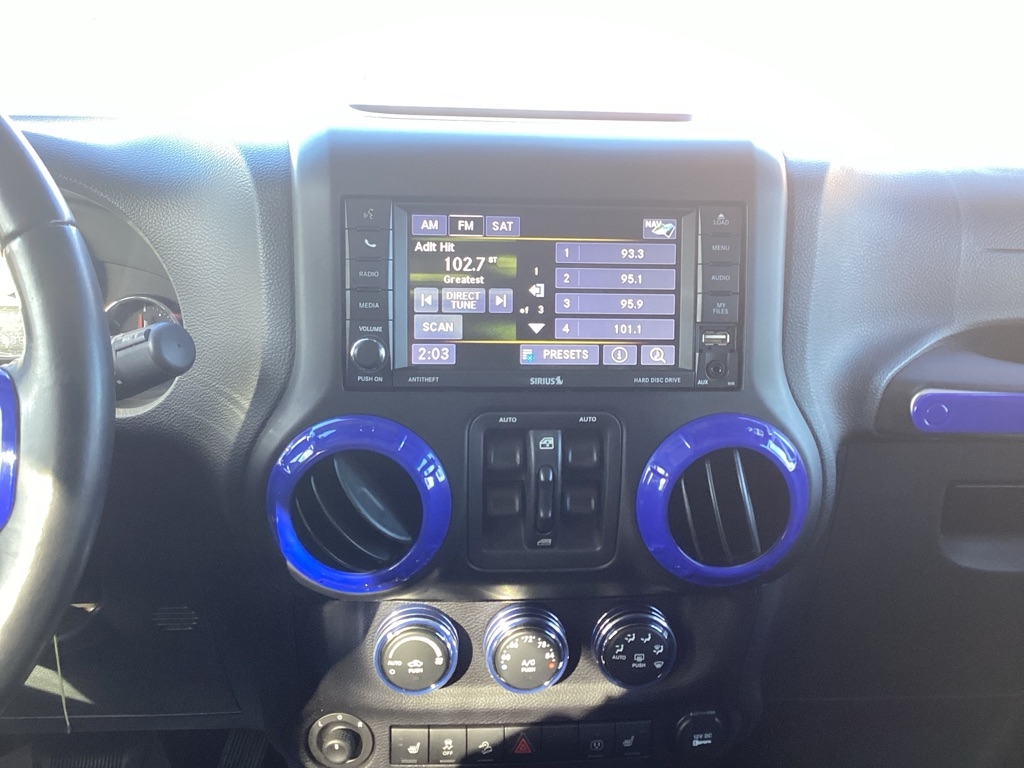 Jeep Wrangler Unlimited Sahara 4WD 2014