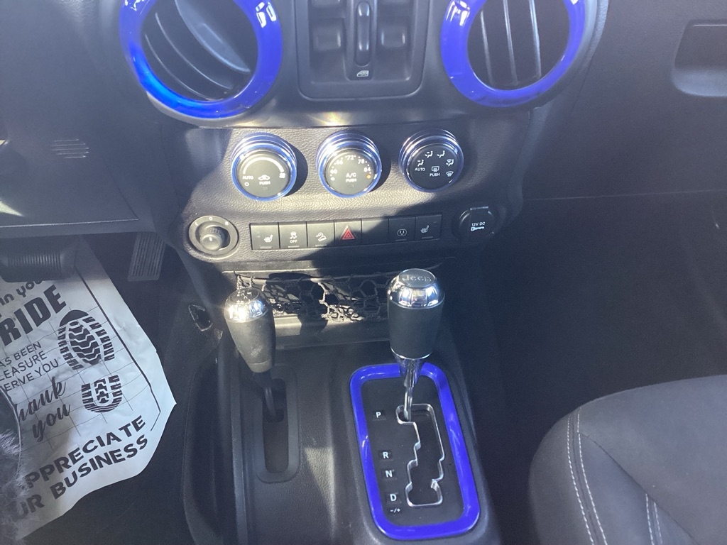 Jeep Wrangler Unlimited Sahara 4WD 2014