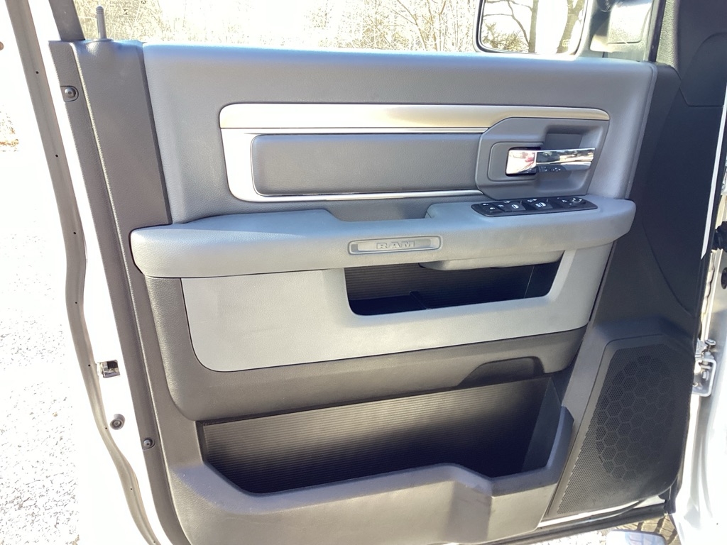 RAM 1500 SLT Crew Cab SWB 4WD 2018