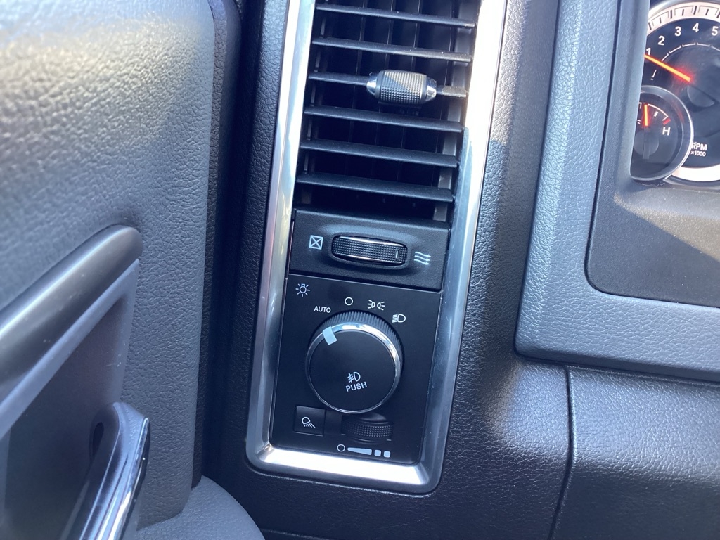 RAM 1500 SLT Crew Cab SWB 4WD 2018